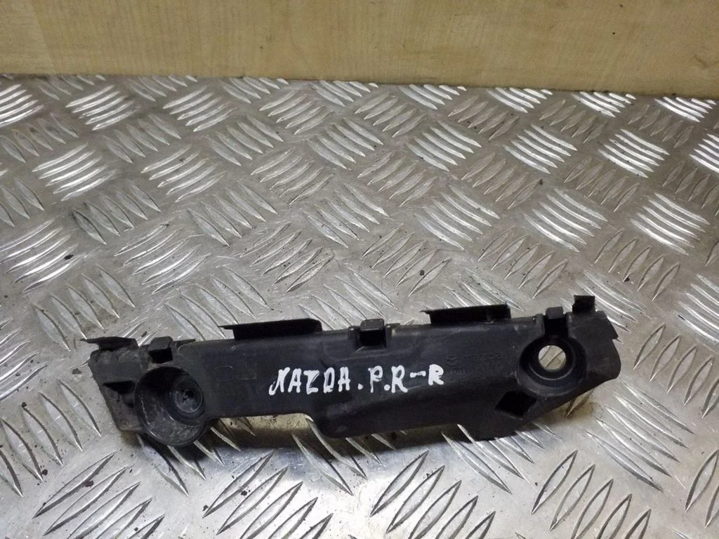 Fender mounting bracket GS1D500T1