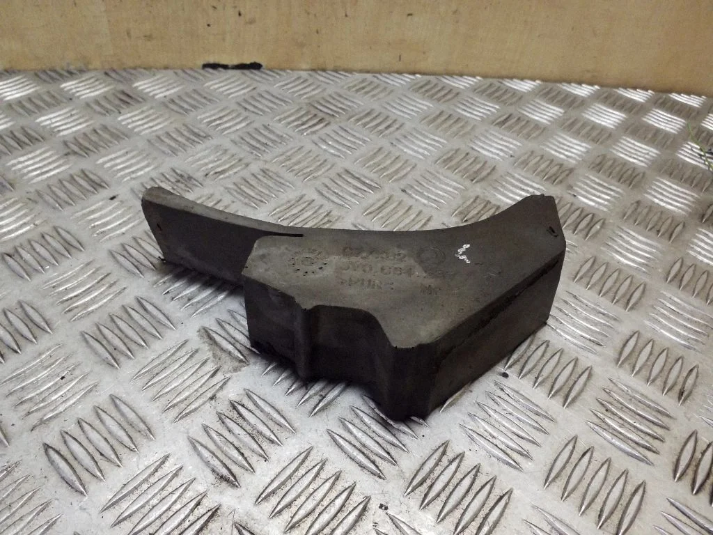 Poritiiva vahtpolstri tugi 3V0864237