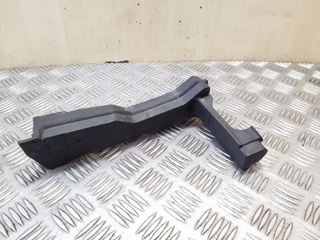 Fender foam support/seal 8T0823722H