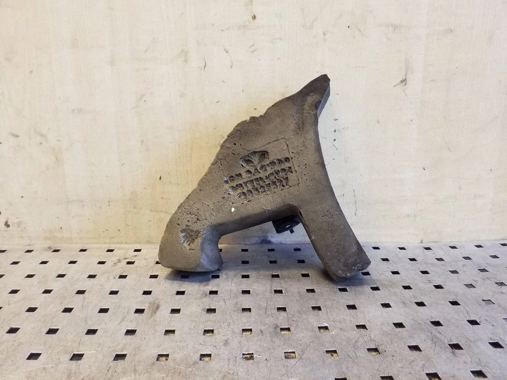 Fender foam support/seal – right