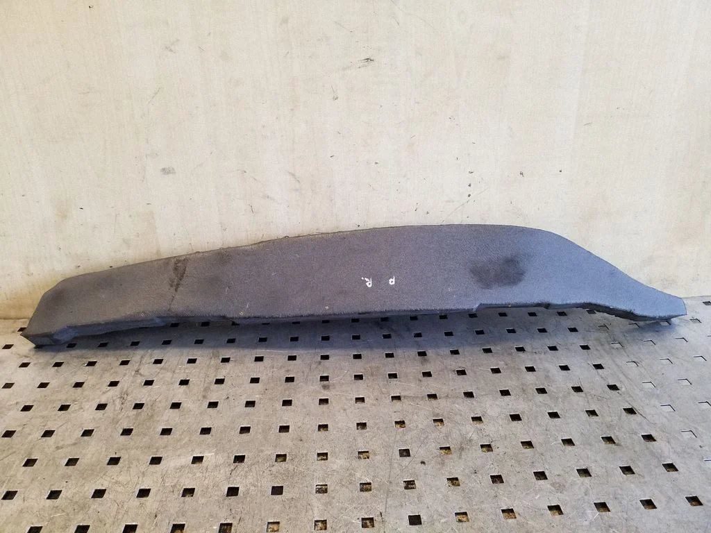 Fender foam support/seal – front right