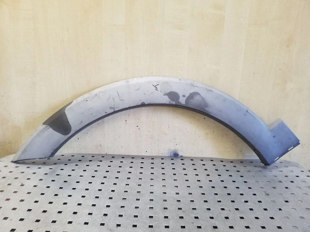Front arch trim 96439703