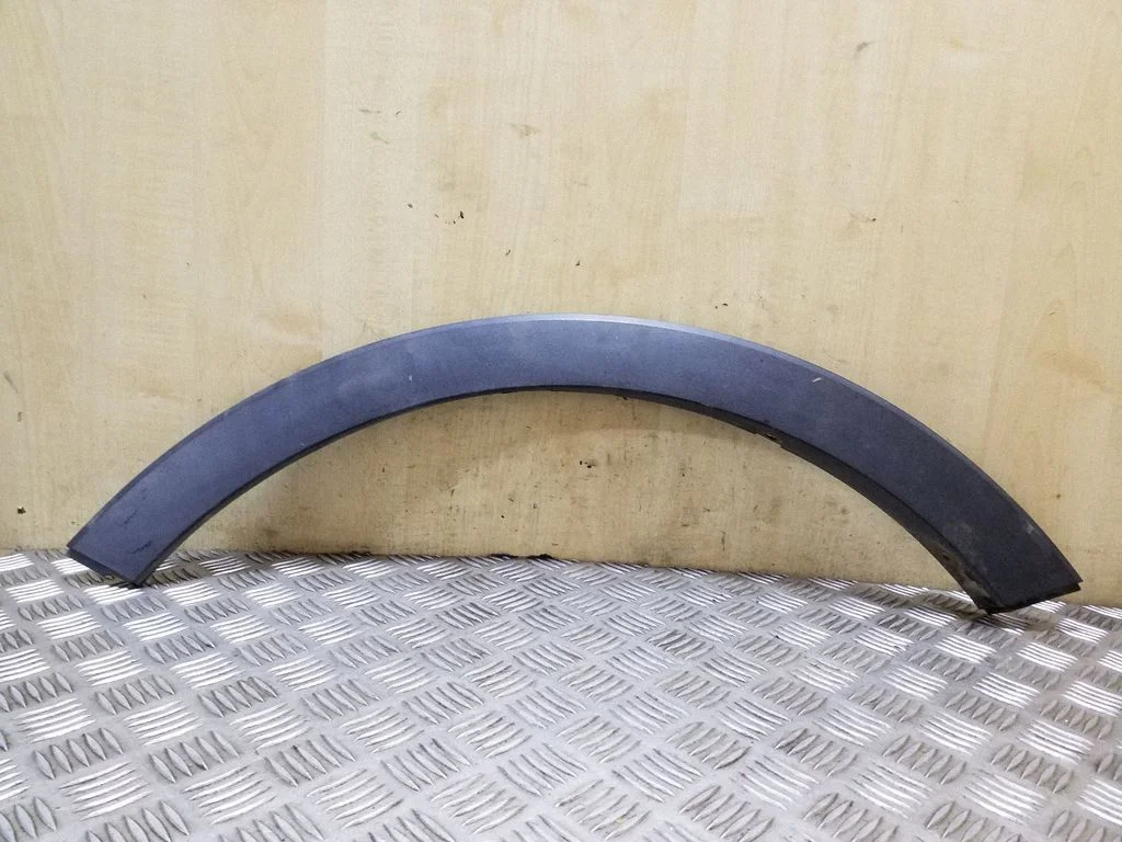 Front arch trim 877113U000