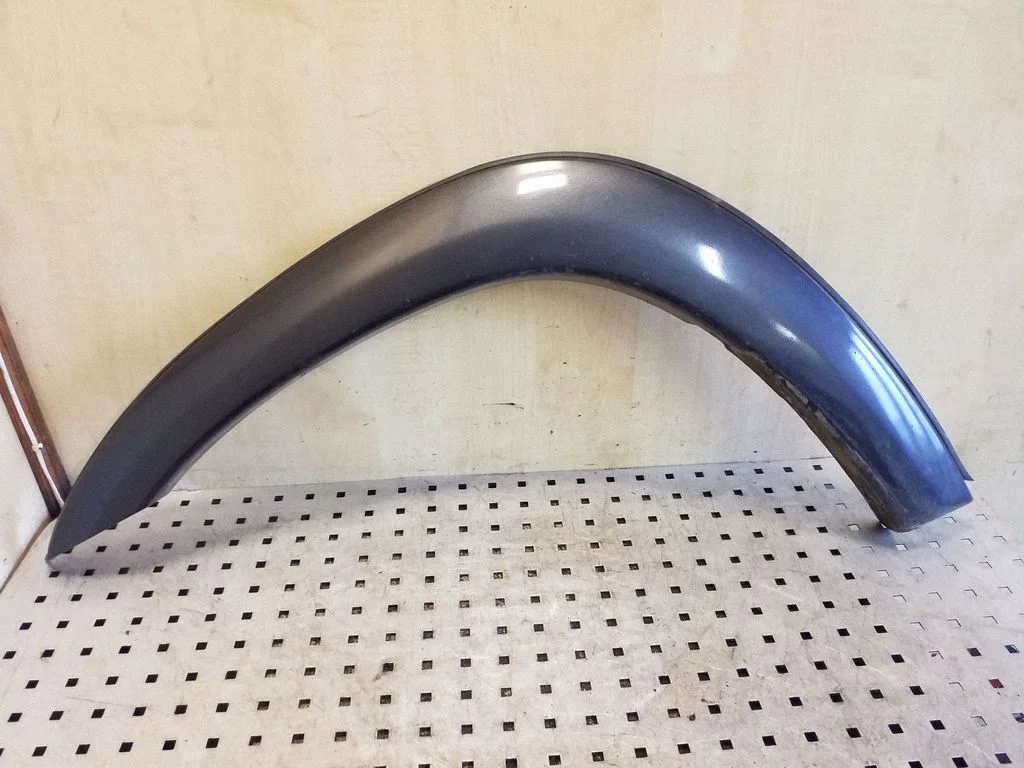 Front arch trim 7560242070