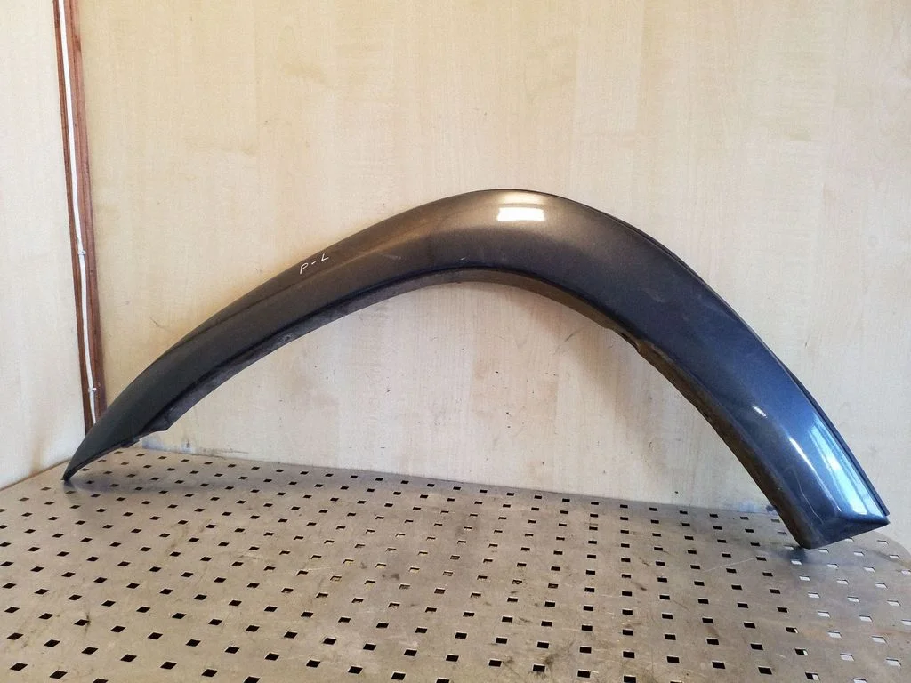 Front arch trim 7560242070