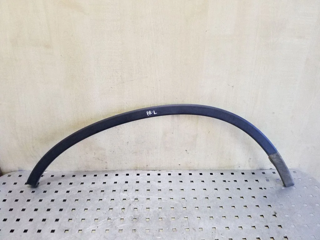 Front arch trim 74165SWWA001