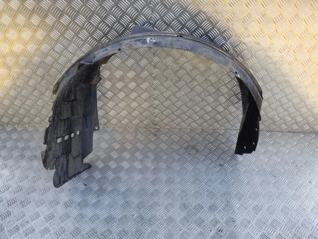 Front wheel arch liner splash guards – left