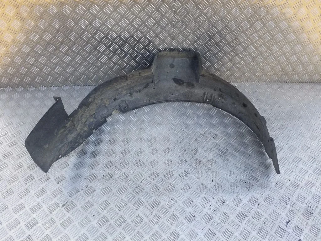 Priekšējais riteņa arkas dubļusargs 7M0809958