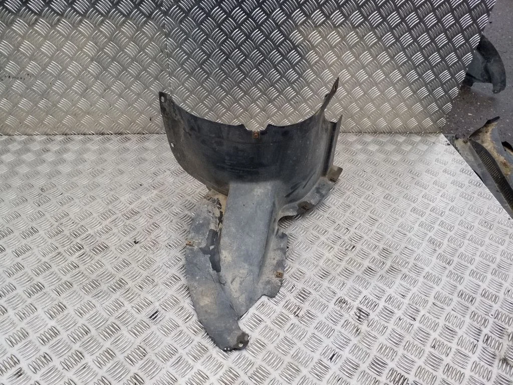 Front wheel arch liner splash guards 3C8805912A