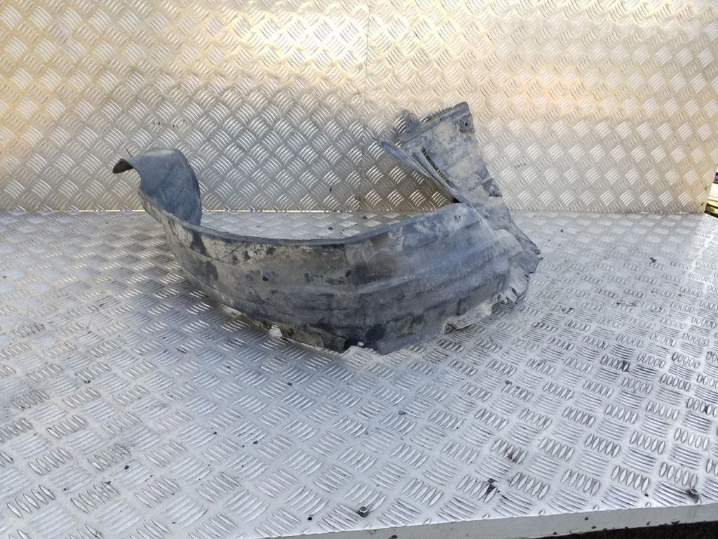 Front wheel arch liner splash guards MR437132