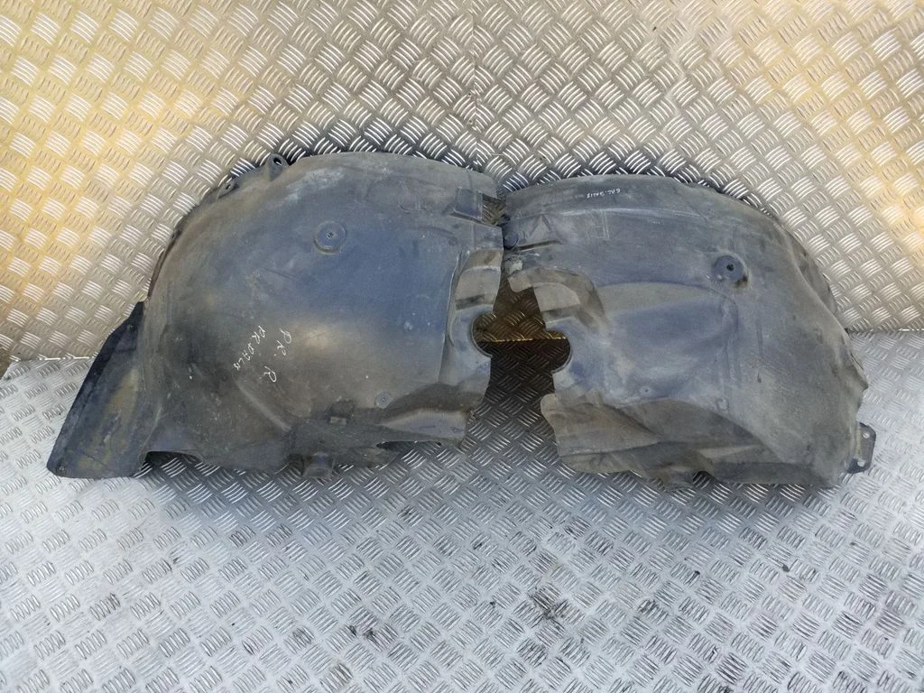 Front wheel arch liner splash guards A9066841777