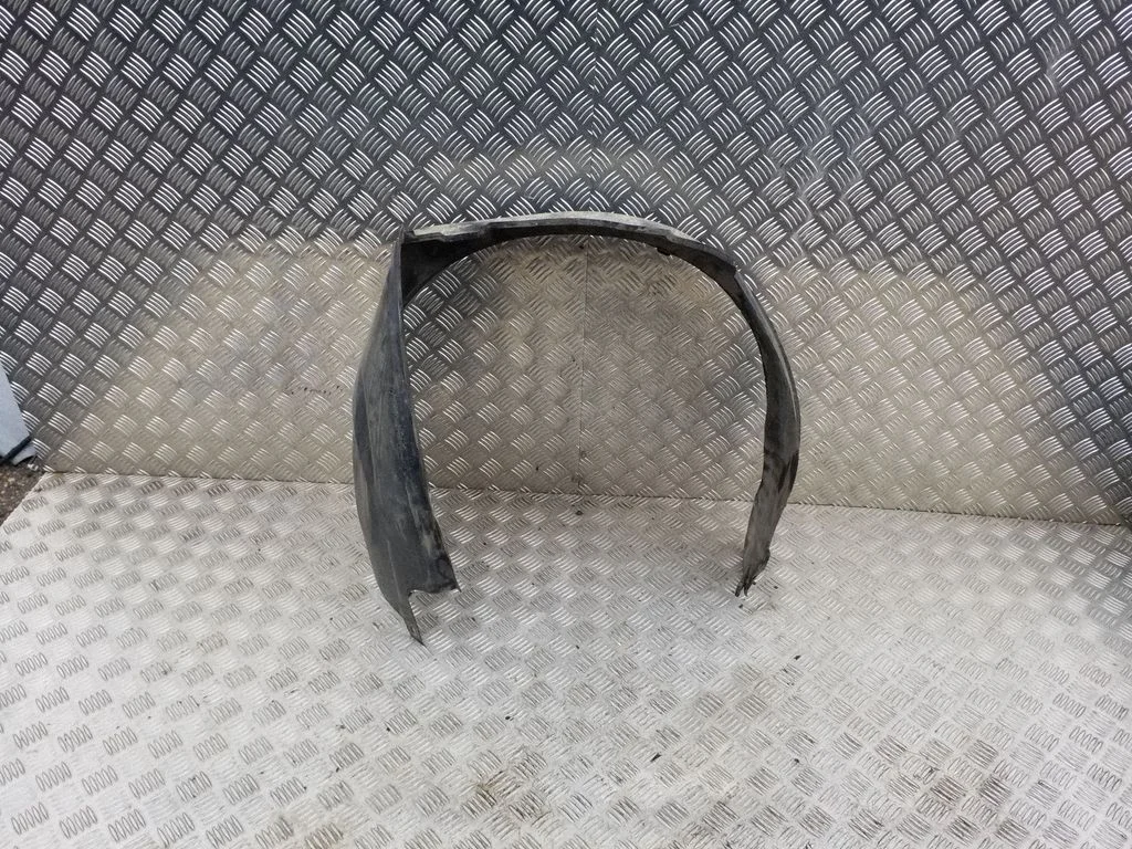 Front wheel arch liner splash guards 4A0821172B