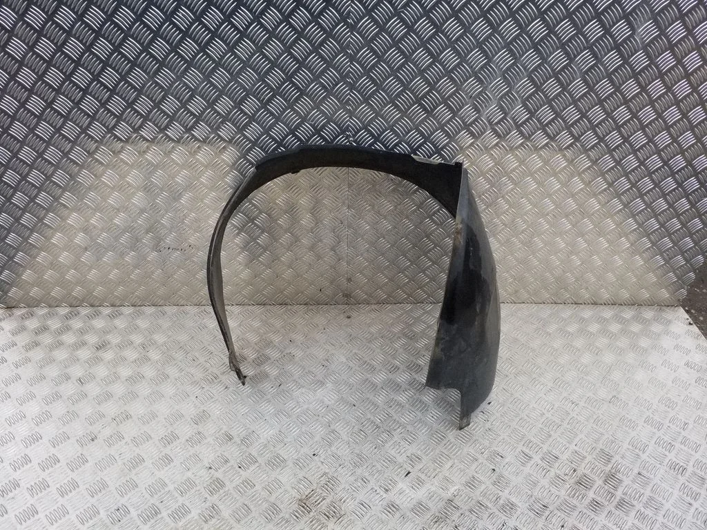 Front wheel arch liner splash guards 4A0821171B