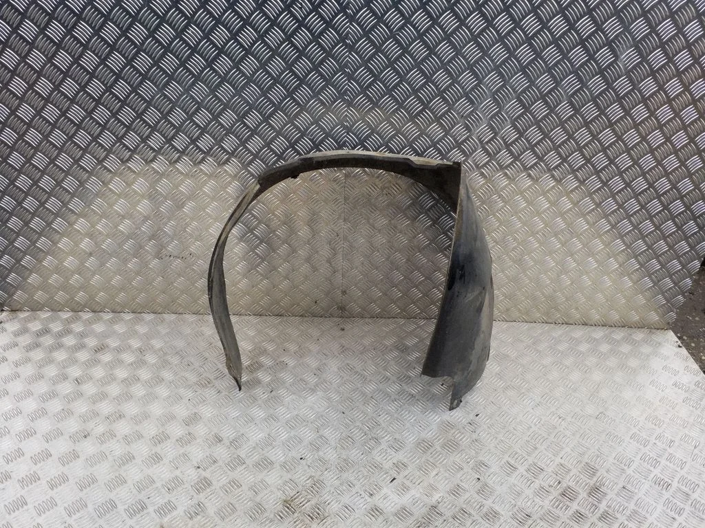 Front wheel arch liner splash guards 4A0821171B