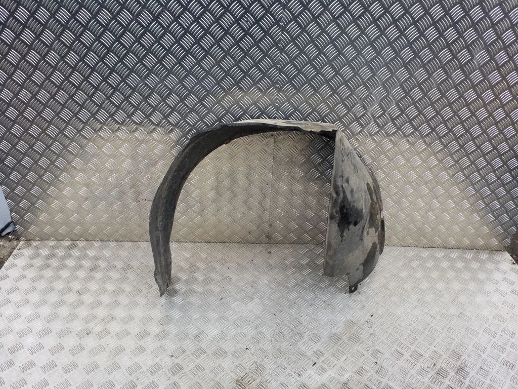 Front wheel arch liner splash guards 4A0821171B