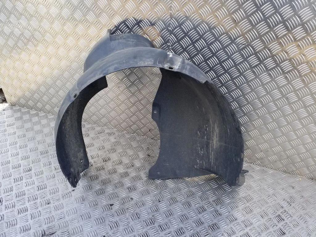 Front wheel arch liner splash guards 6Q0809958B