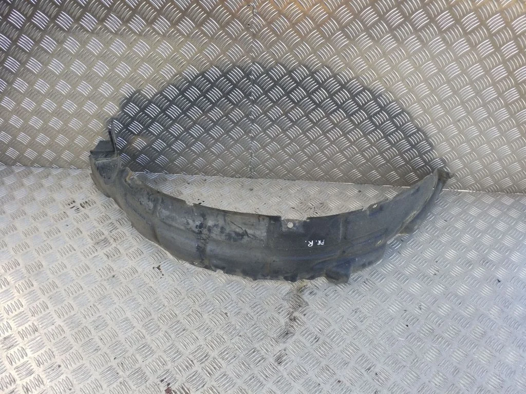 Front wheel arch liner splash guards – right