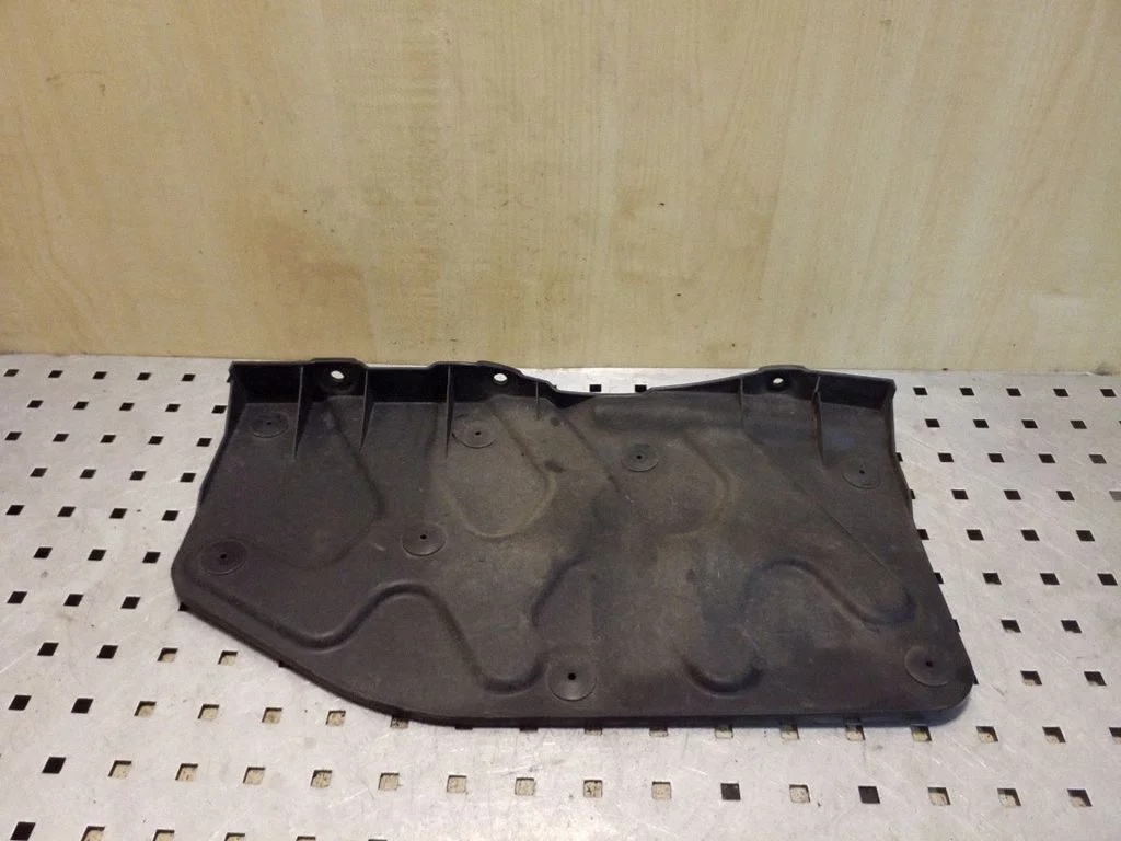 Engine splash shield/under tray 291302S100