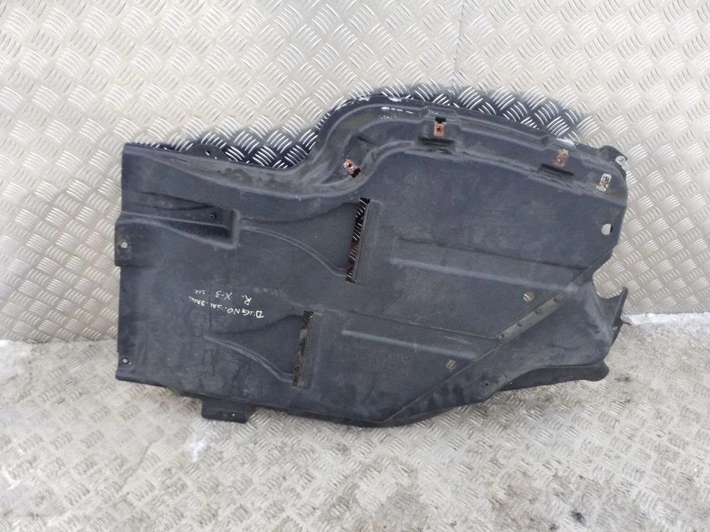 Engine splash shield/under tray 51164310