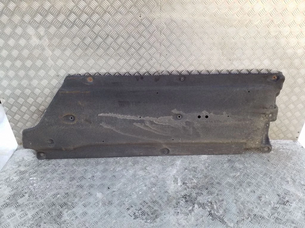 Vidējais dibena aizsargs 84215H8000