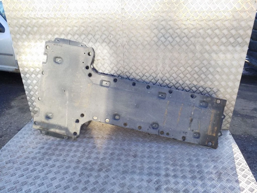 Center/middle under tray cover 22848672 – Opel Ampera (2011-)