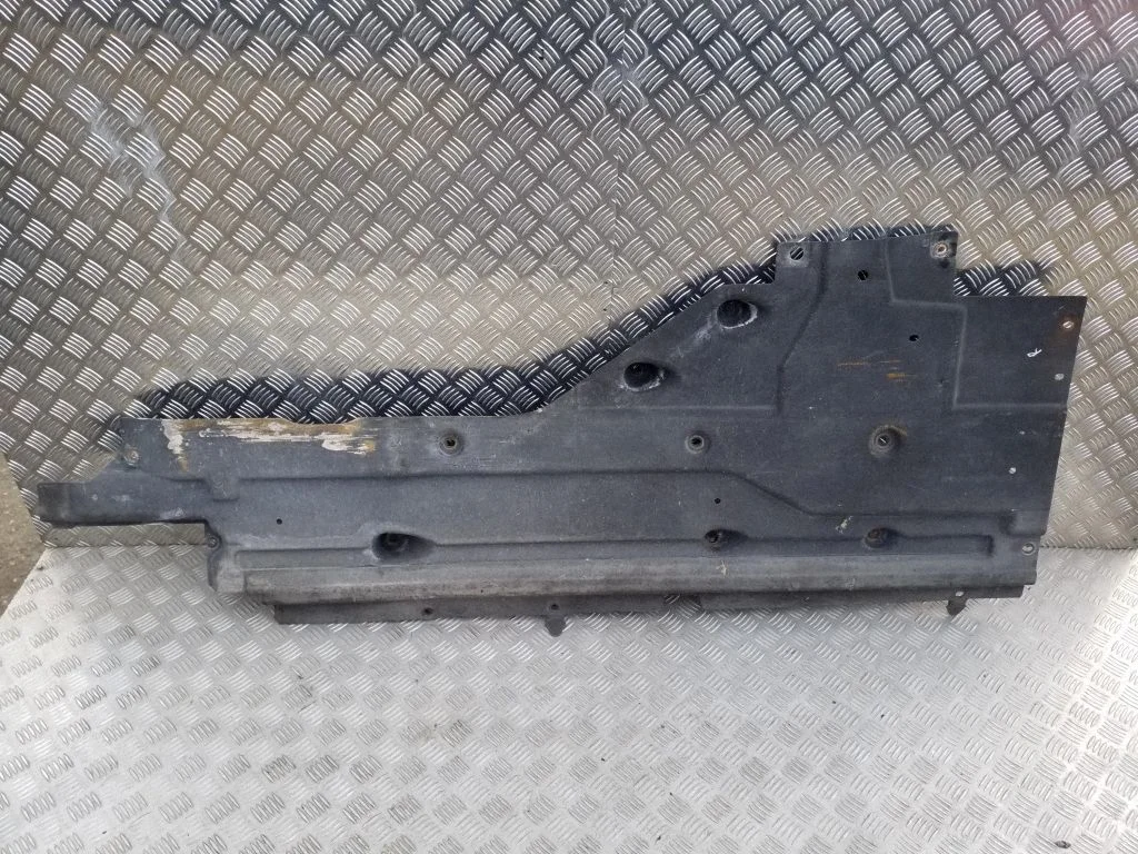 Center/middle under tray cover GX73104C20AD