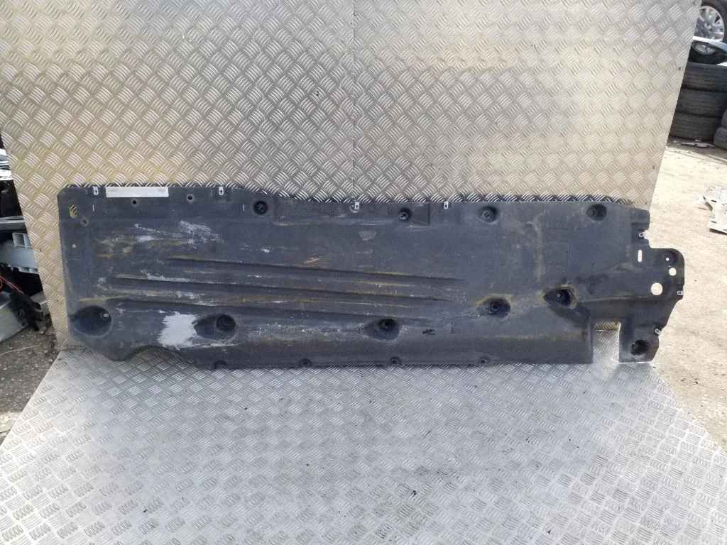 Center/middle under tray cover – Land Rover Evoque II (2019-)