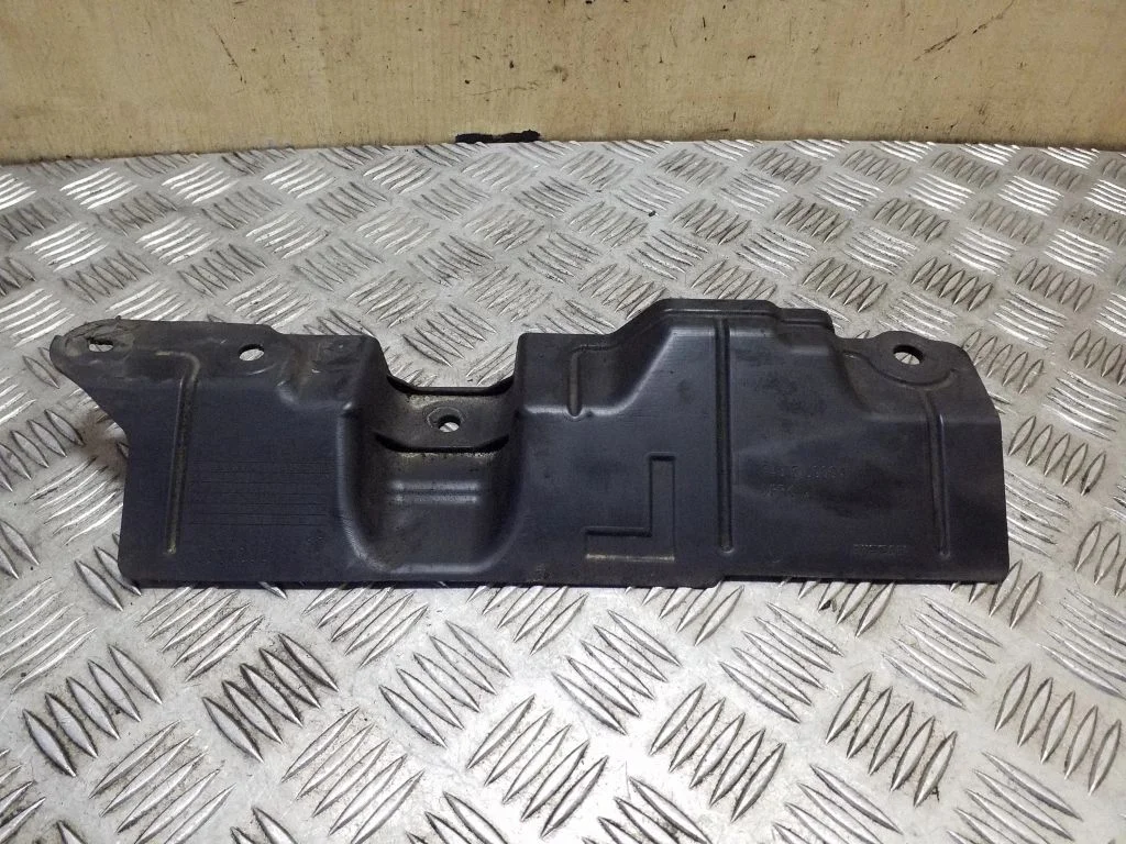 Center/middle under tray cover 74815JG00A