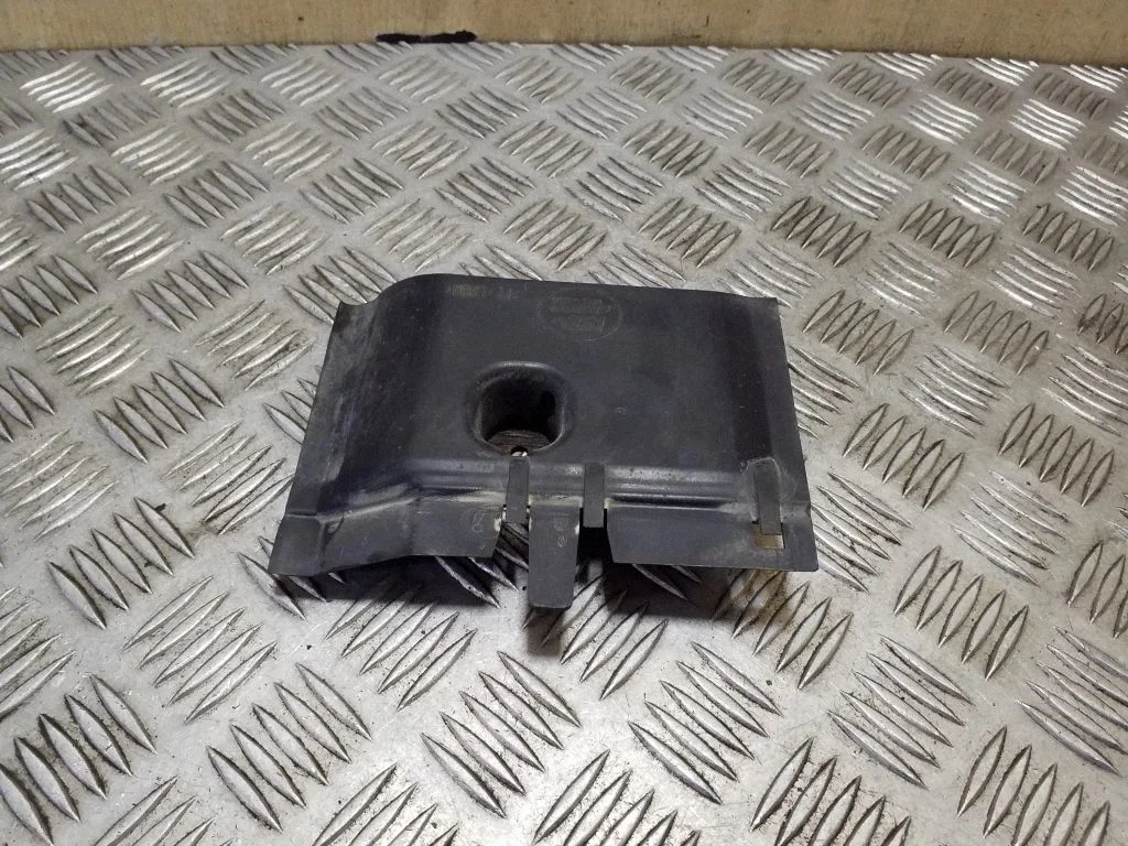 Center/middle under tray cover 6G919E312LAB