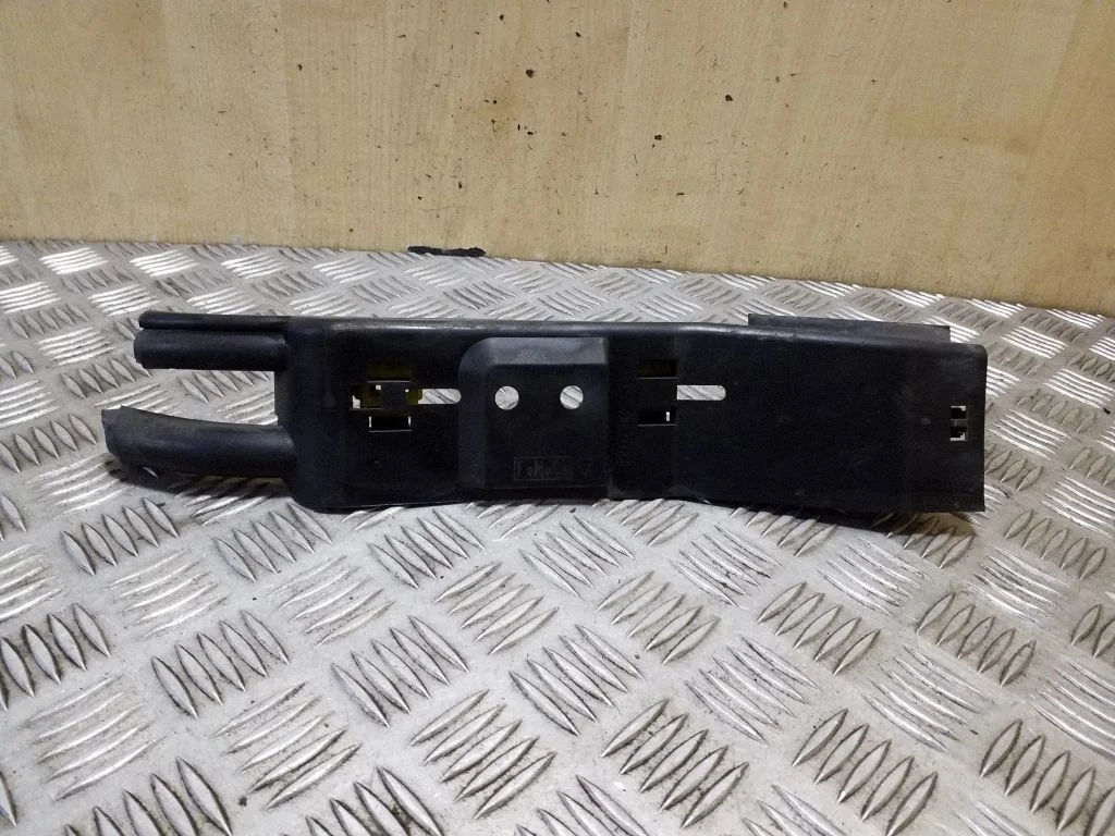 Center/middle under tray cover 6G919E312BC