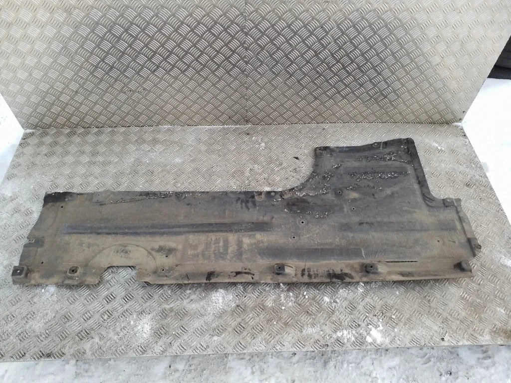 Center/middle under tray cover 51757207267