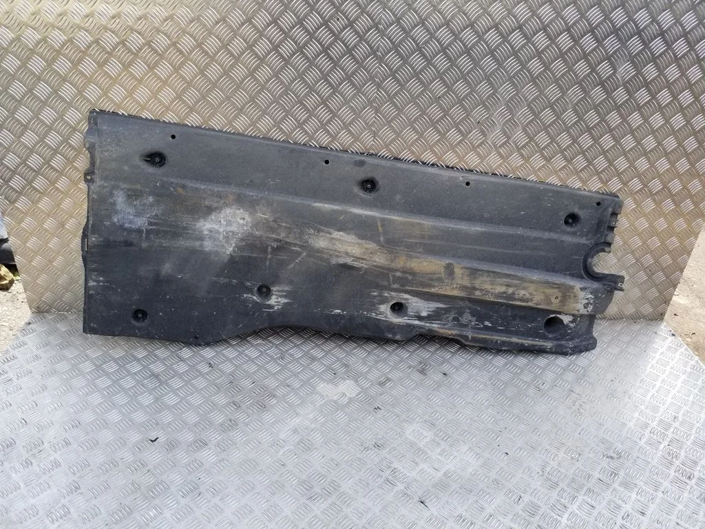 Center/middle under tray cover 3Q0825202F
