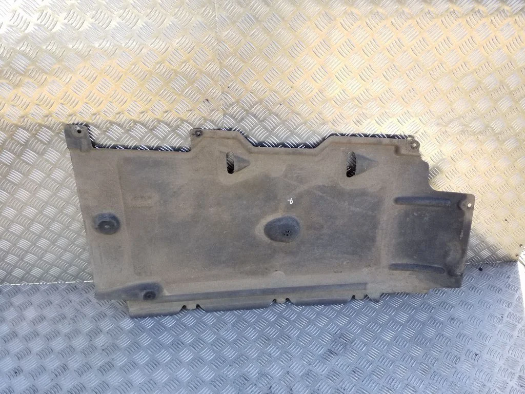 Center/middle under tray cover 31383362