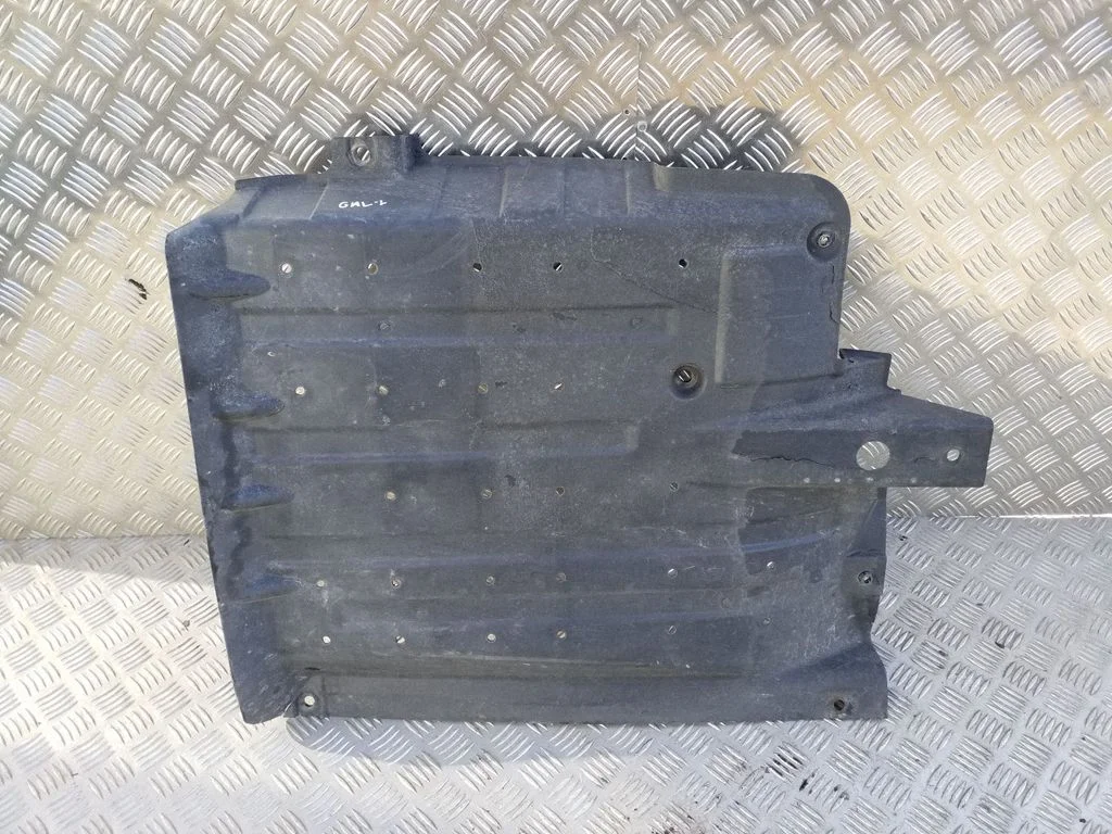 Center/middle under tray cover 841372Z000