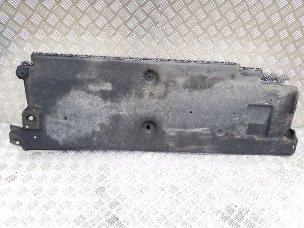 Center/middle under tray cover 5816605010