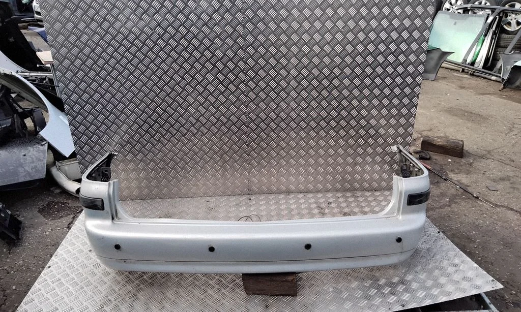 Rear bumper – Ford Galaxy (2000-2006)