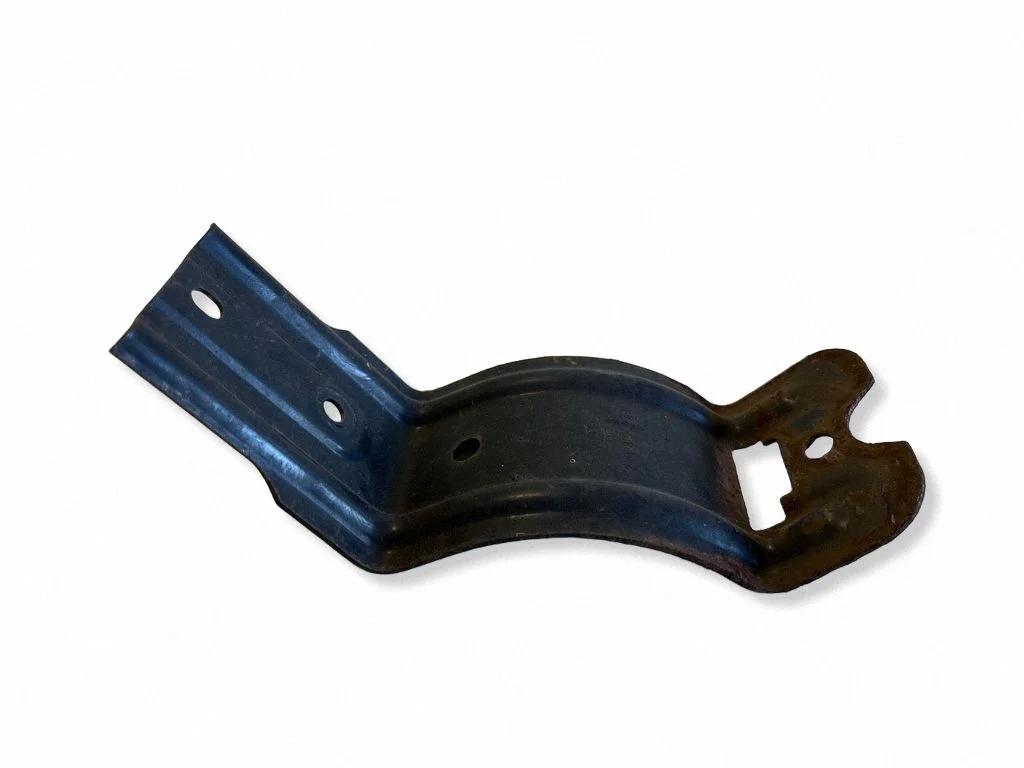 Rear bumper mounting bracket 8J0807773