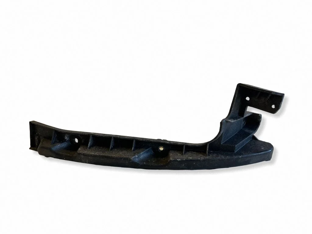 Rear bumper mounting bracket 8J0807483A