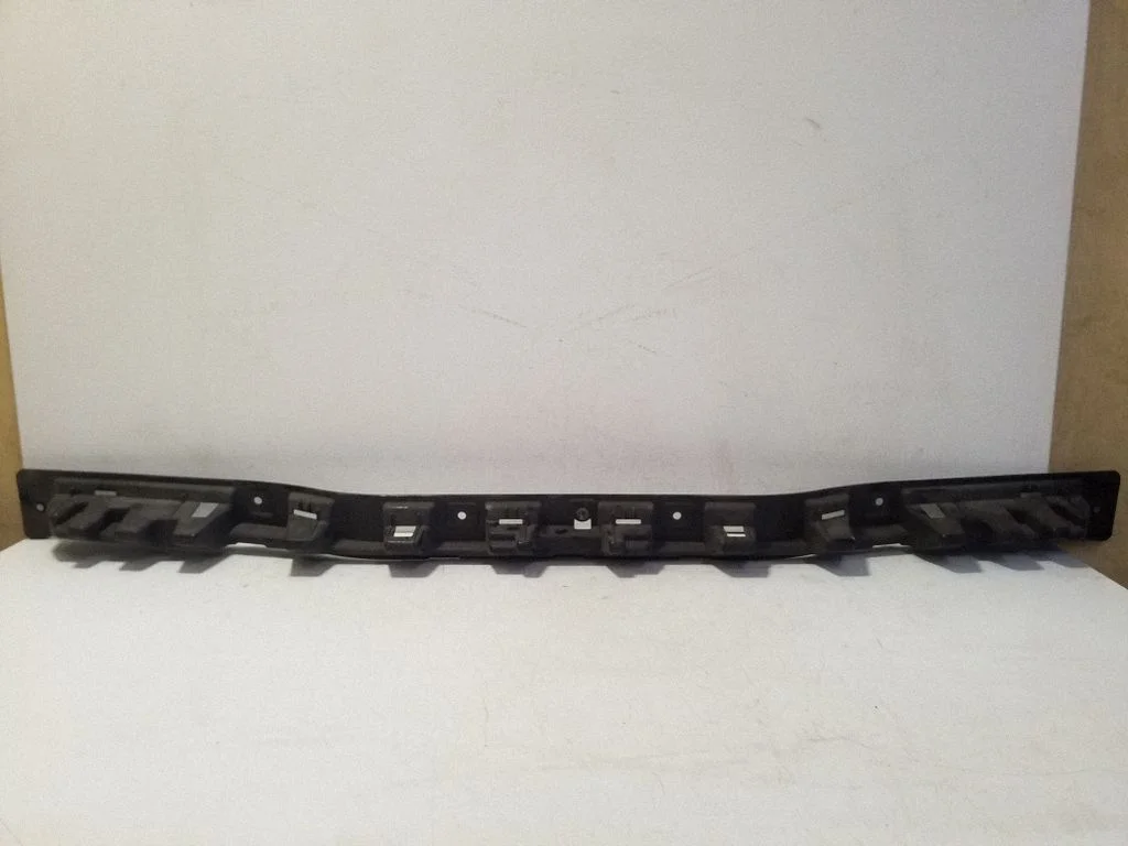 Rear bumper mounting bracket EM2B17C871N