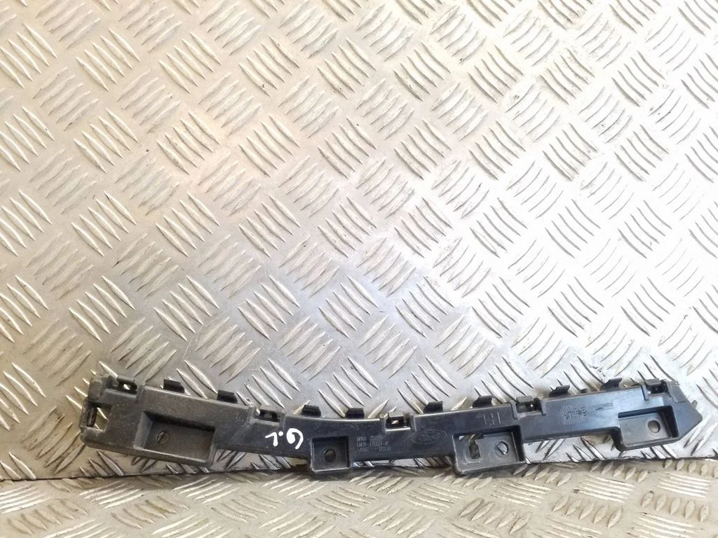 Rear bumper mounting bracket EM2B17E851N