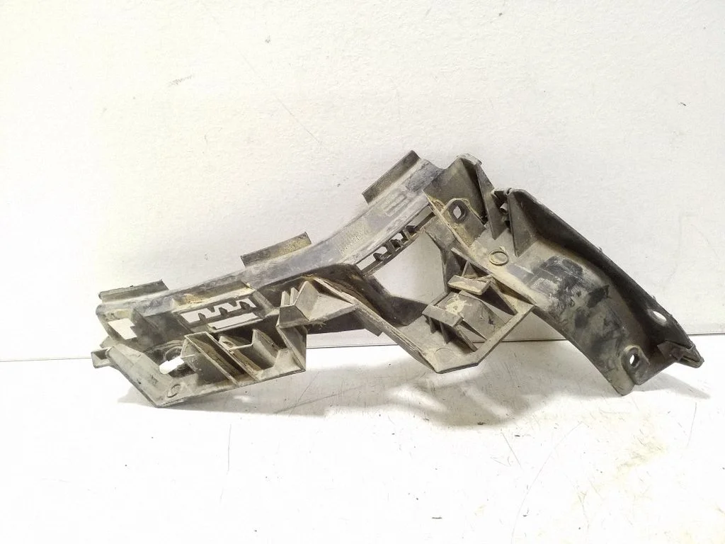 Rear bumper mounting bracket – Volkswagen Golf Plus (2005-2013)