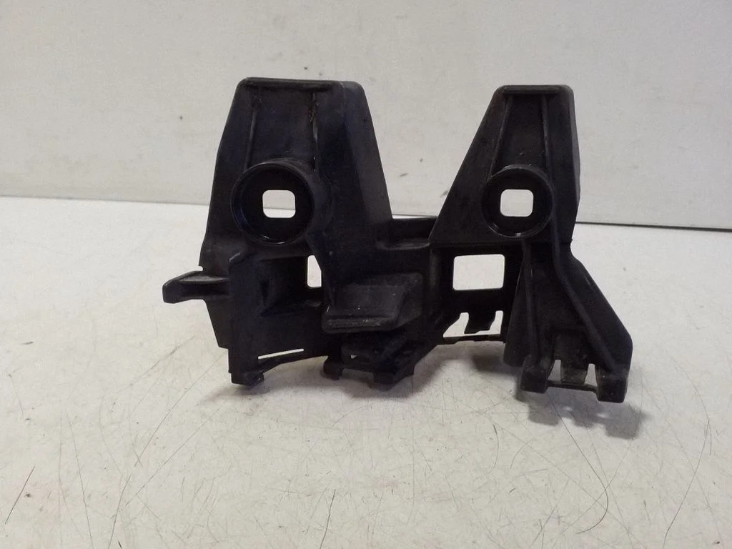 Rear bumper mounting bracket 3G9807483A