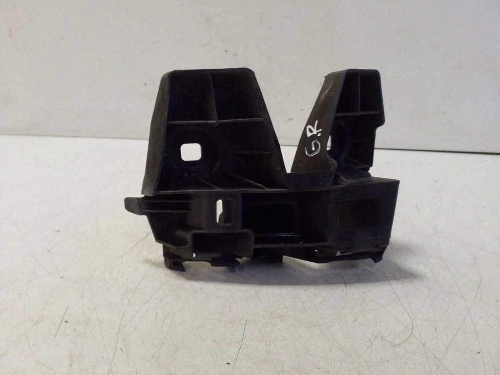 Rear bumper mounting bracket 3G9807484A