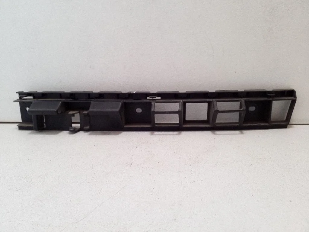 Tagumise kaitseraua kinnitusklamber 3T5807864A