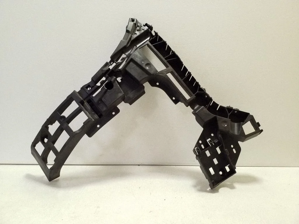 Rear bumper mounting bracket 31407730