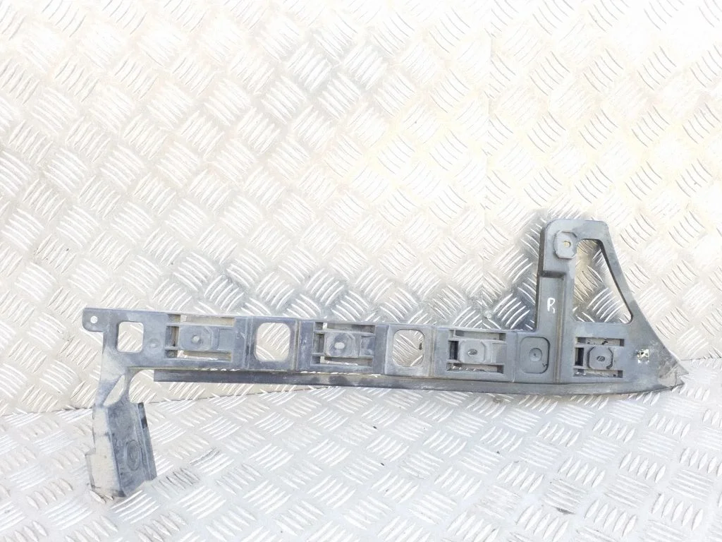 Rear bumper mounting bracket – Volkswagen Passat B6 (2005-2010)