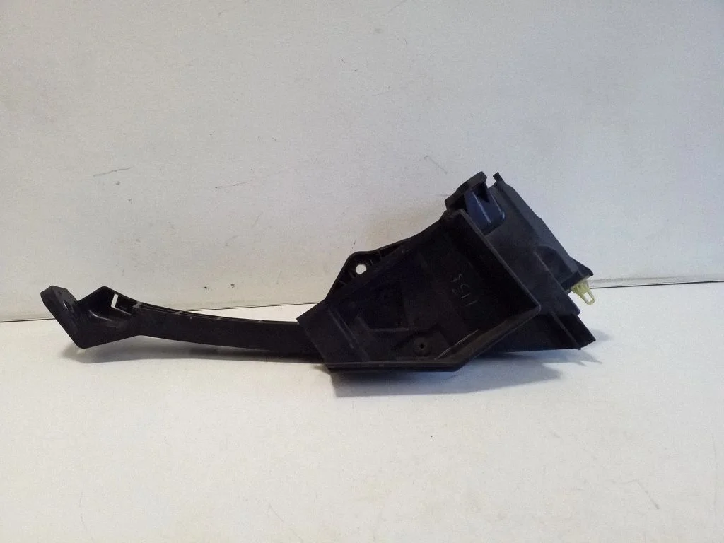 Tagumise kaitseraua kinnitusklamber 71190T1GAG00152