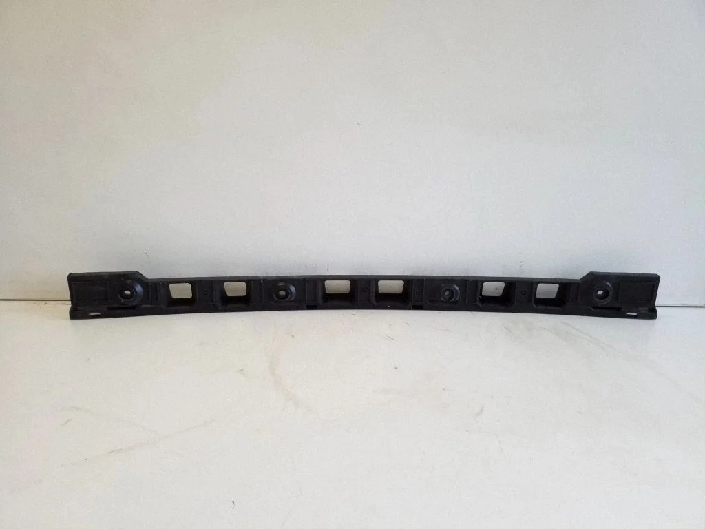 Rear bumper mounting bracket – Volkswagen Golf Plus (2005-2013)