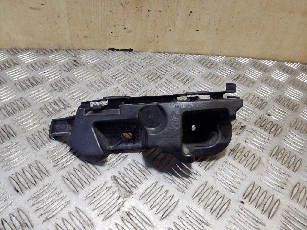 Tagumise kaitseraua kinnitusklamber 3V9807393A