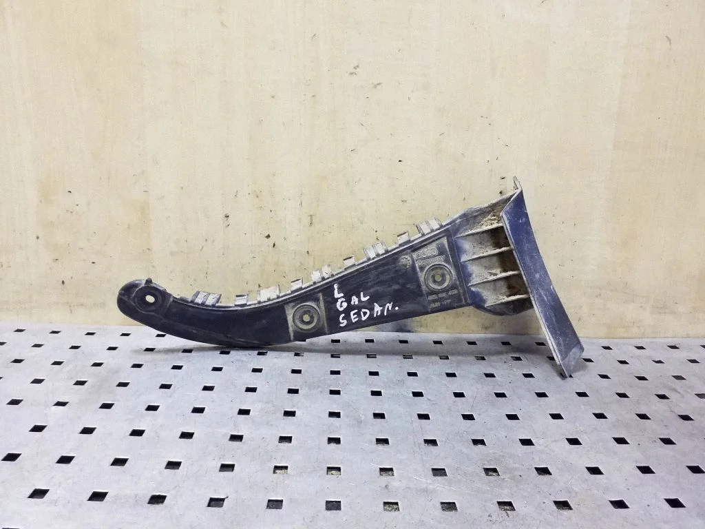 Rear bumper mounting bracket 4B5807453